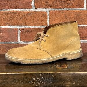 Clark’s Men's Suede Desert Chukka Boots